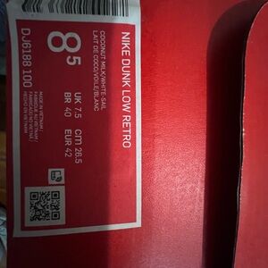 Nike Sneakers in Cream and White